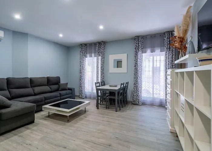 Апартаменты Deluxe Family Triana *