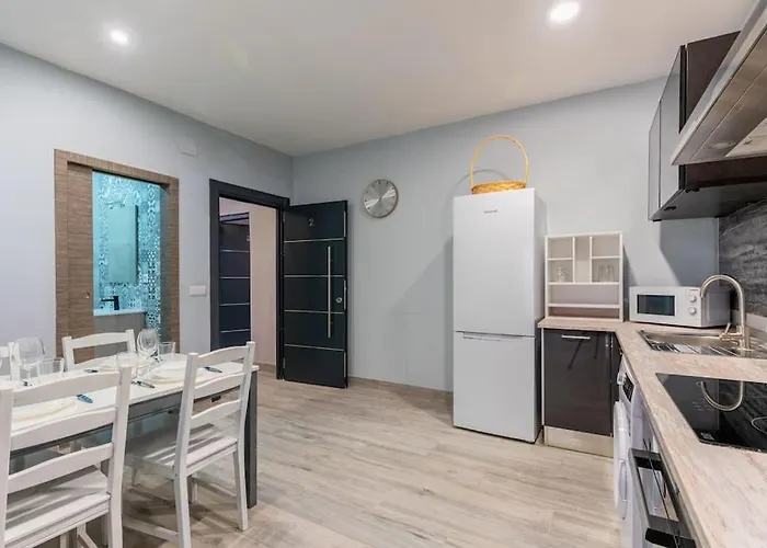 Deluxe Family Triana Апартаменты Севилья