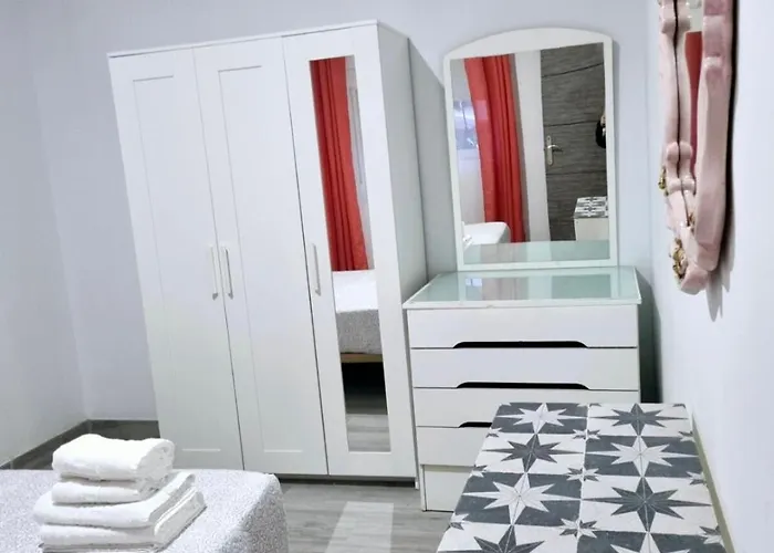 Апартаменты Deluxe Family Triana *