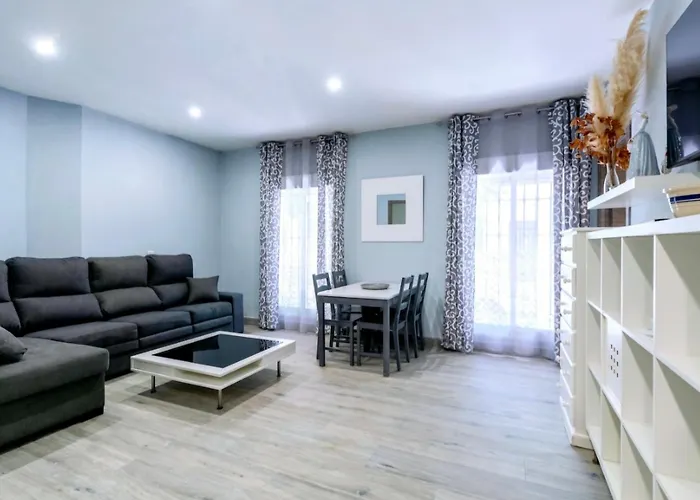 Апартаменты Deluxe Family Triana
