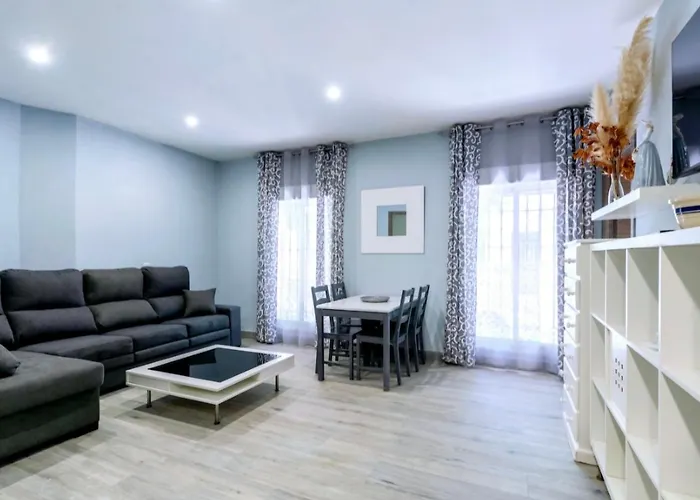 Deluxe Family Triana Апартаменты *